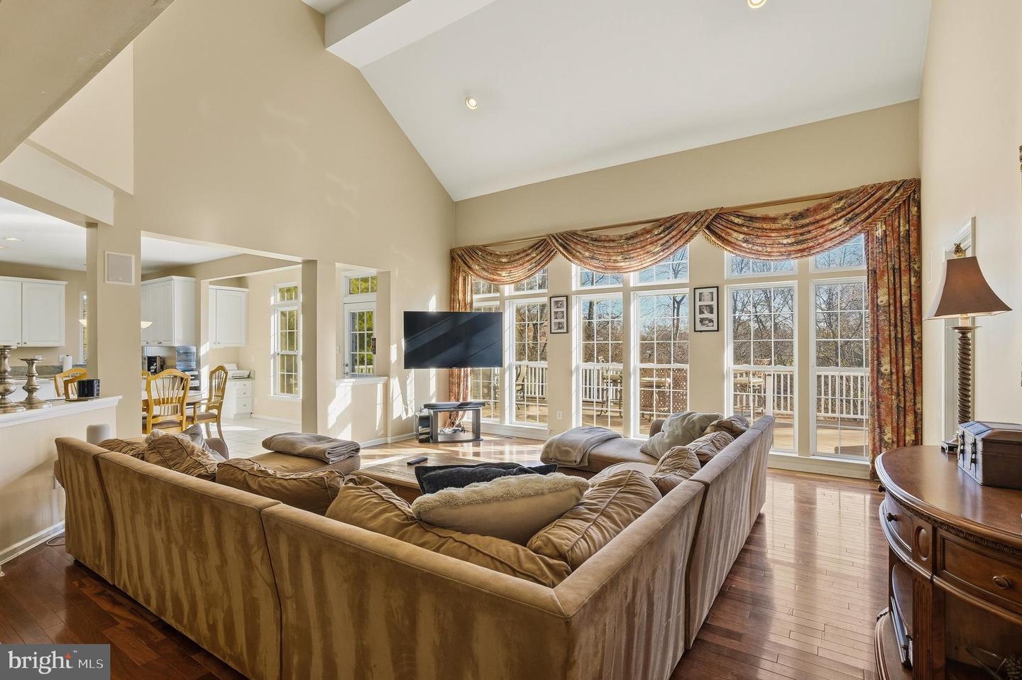 Pennington, New Jersey, 08534, United States, 4 Bedrooms Bedrooms, ,5 BathroomsBathrooms,Residential,Active,1999934