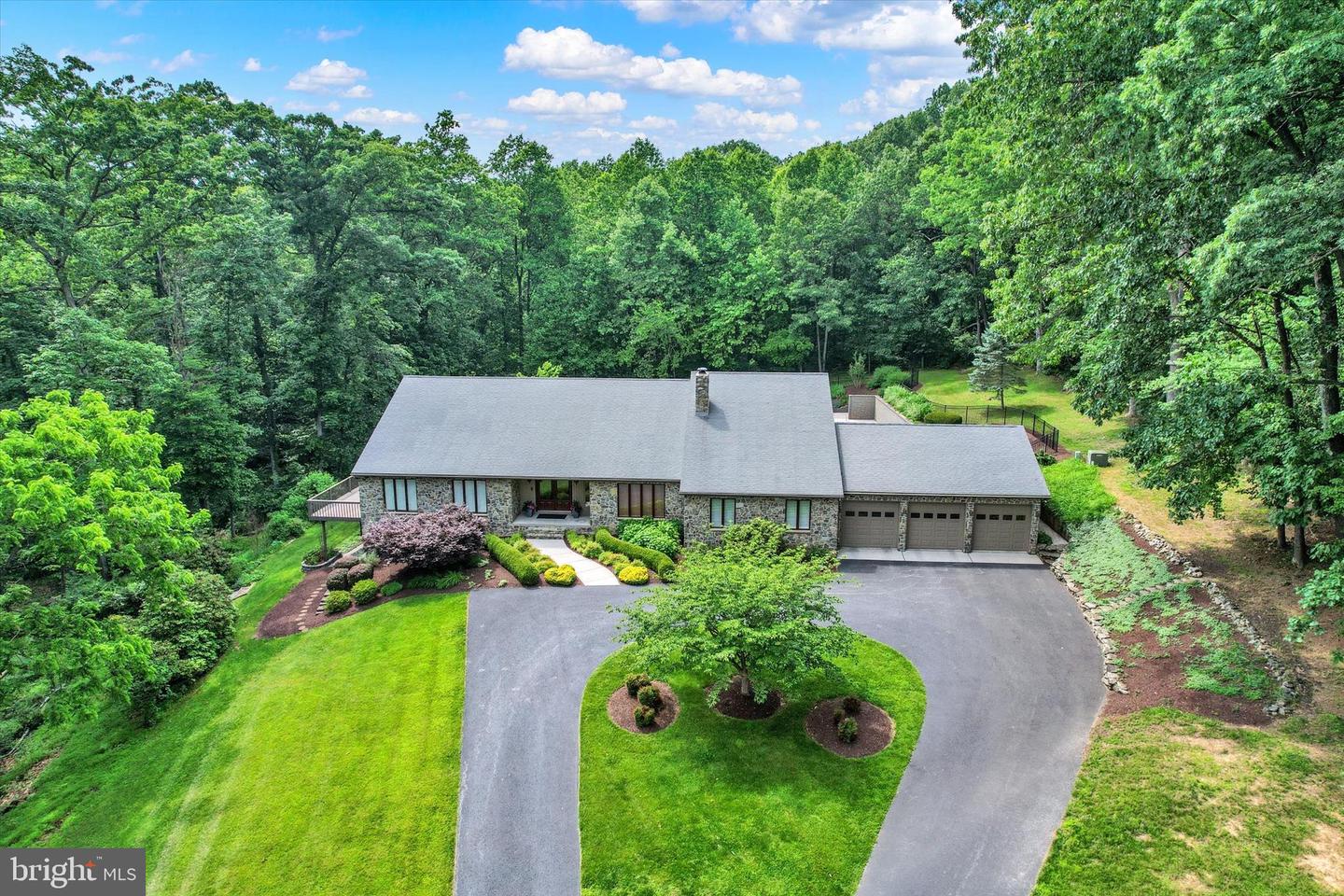 Hanover, Pennsylvania, 17331, United States, ,4 BathroomsBathrooms,Residential,Active,1849526