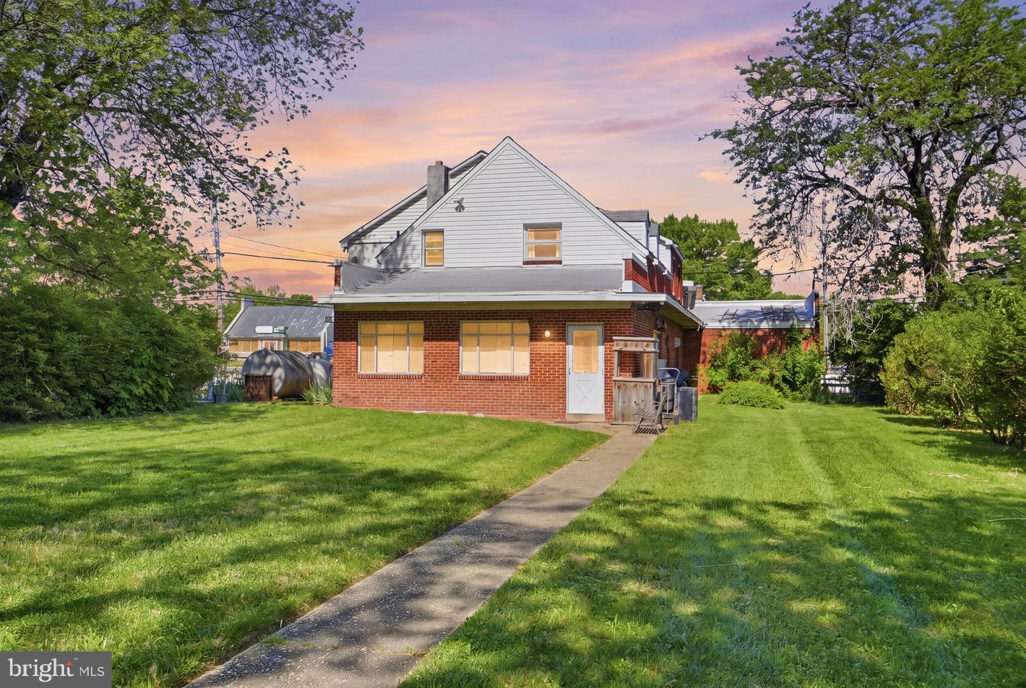 Laurel, Maryland, 20707, United States, 5 Bedrooms Bedrooms, ,6 BathroomsBathrooms,Residential,Active,2052098