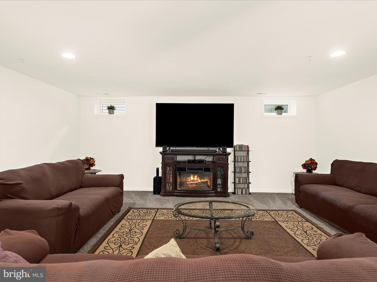 Ellicott City, Maryland, 21042, United States, 6 Bedrooms Bedrooms, ,5 BathroomsBathrooms,Residential,Active,1914763