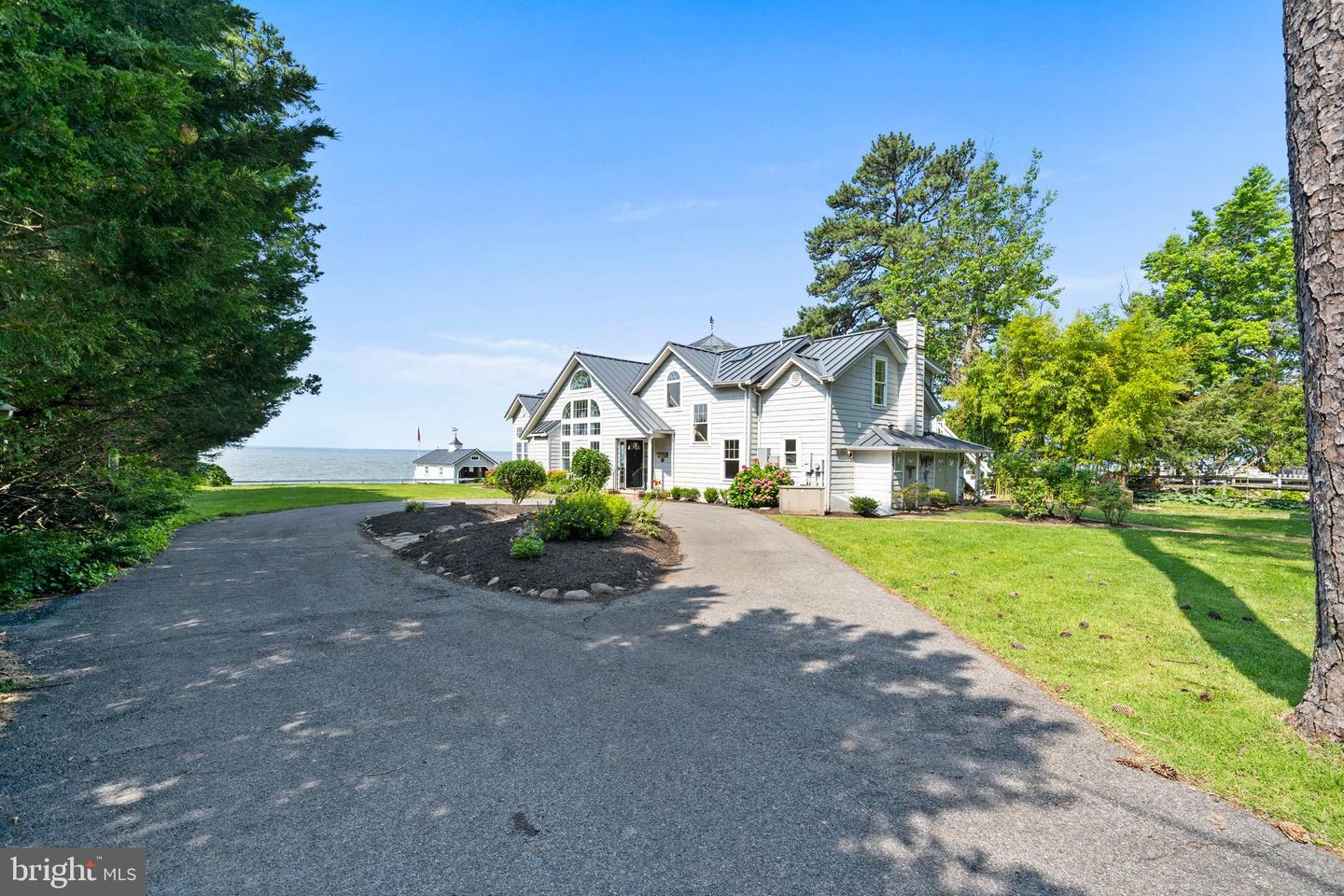 Cobb Island, Maryland, 20625, United States, 6 Bedrooms Bedrooms, ,6 BathroomsBathrooms,Residential,Contingent,1849506