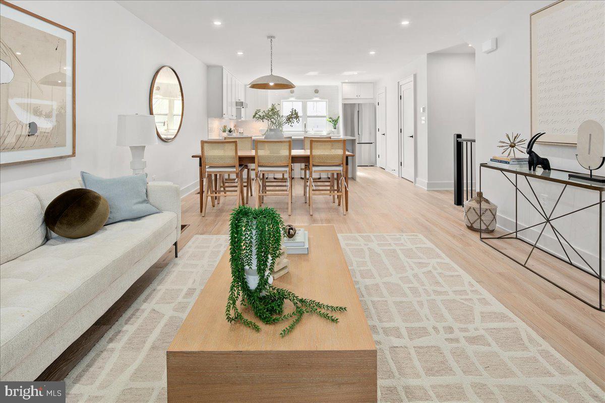 Arlington, Virginia, 22201, United States, 4 Bedrooms Bedrooms, ,5 BathroomsBathrooms,Residential,Active,2011879