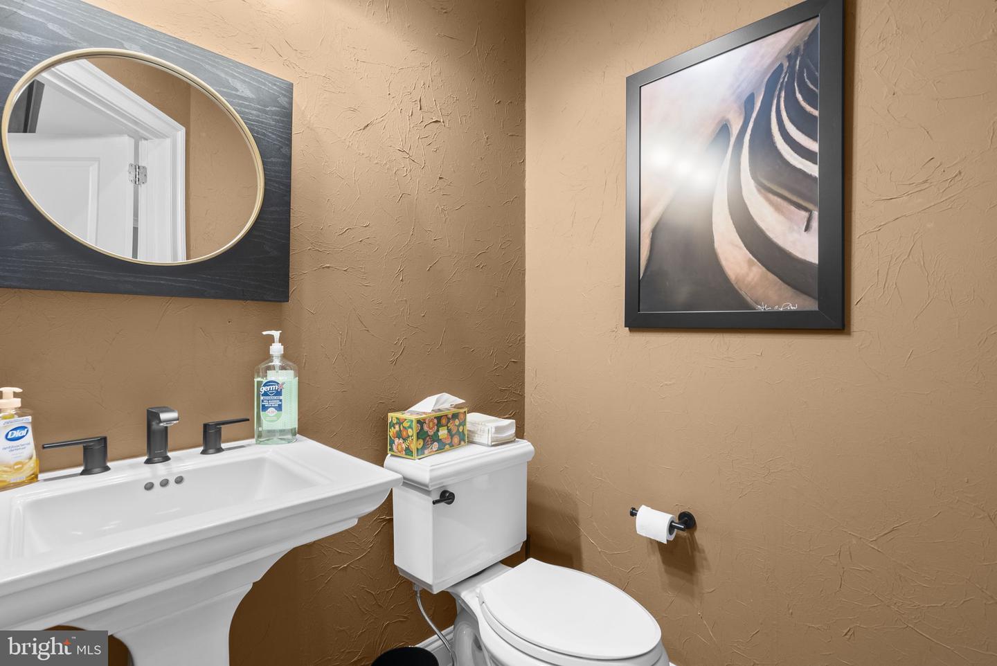 Bethesda, Maryland, 20814, United States, 5 Bedrooms Bedrooms, ,5 BathroomsBathrooms,Residential,Active,2045382