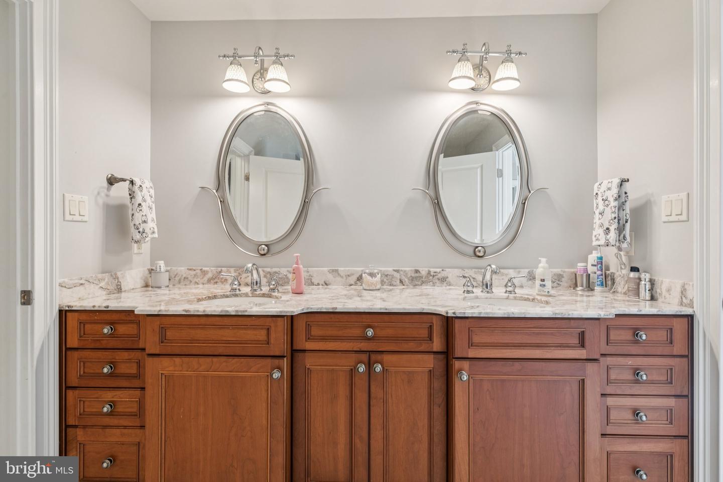 Washington Crossing, Pennsylvania, 18977, United States, 4 Bedrooms Bedrooms, ,5 BathroomsBathrooms,Residential,Contingent,1993615