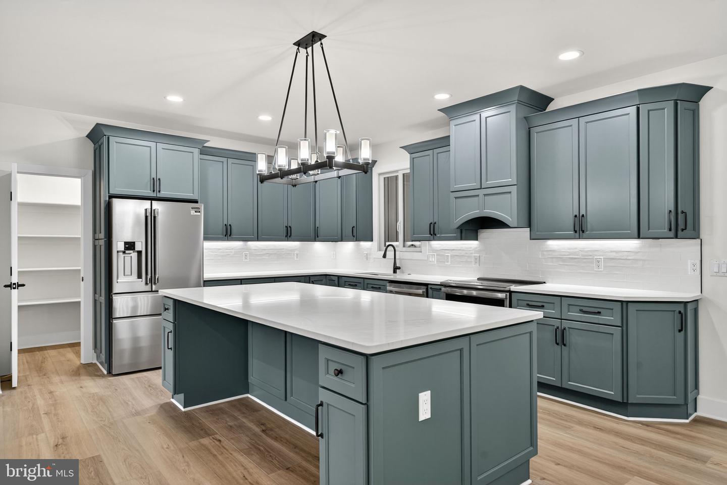 Warrenton, Virginia, 20187, United States, 3 Bedrooms Bedrooms, ,4 BathroomsBathrooms,Residential,Active,1963257