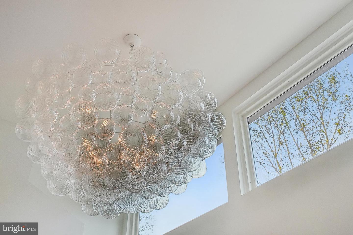 Oakton, Virginia, 22124, United States, 4 Bedrooms Bedrooms, ,4 BathroomsBathrooms,Residential,Active,1971783