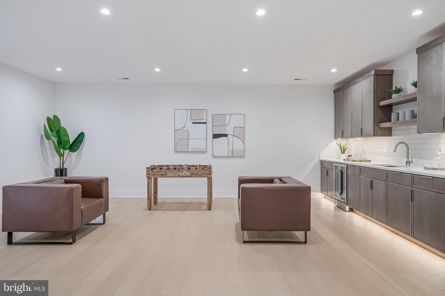 Falls Church, Virginia, 22042, United States, 6 Bedrooms Bedrooms, ,6 BathroomsBathrooms,Residential,Active,1989772