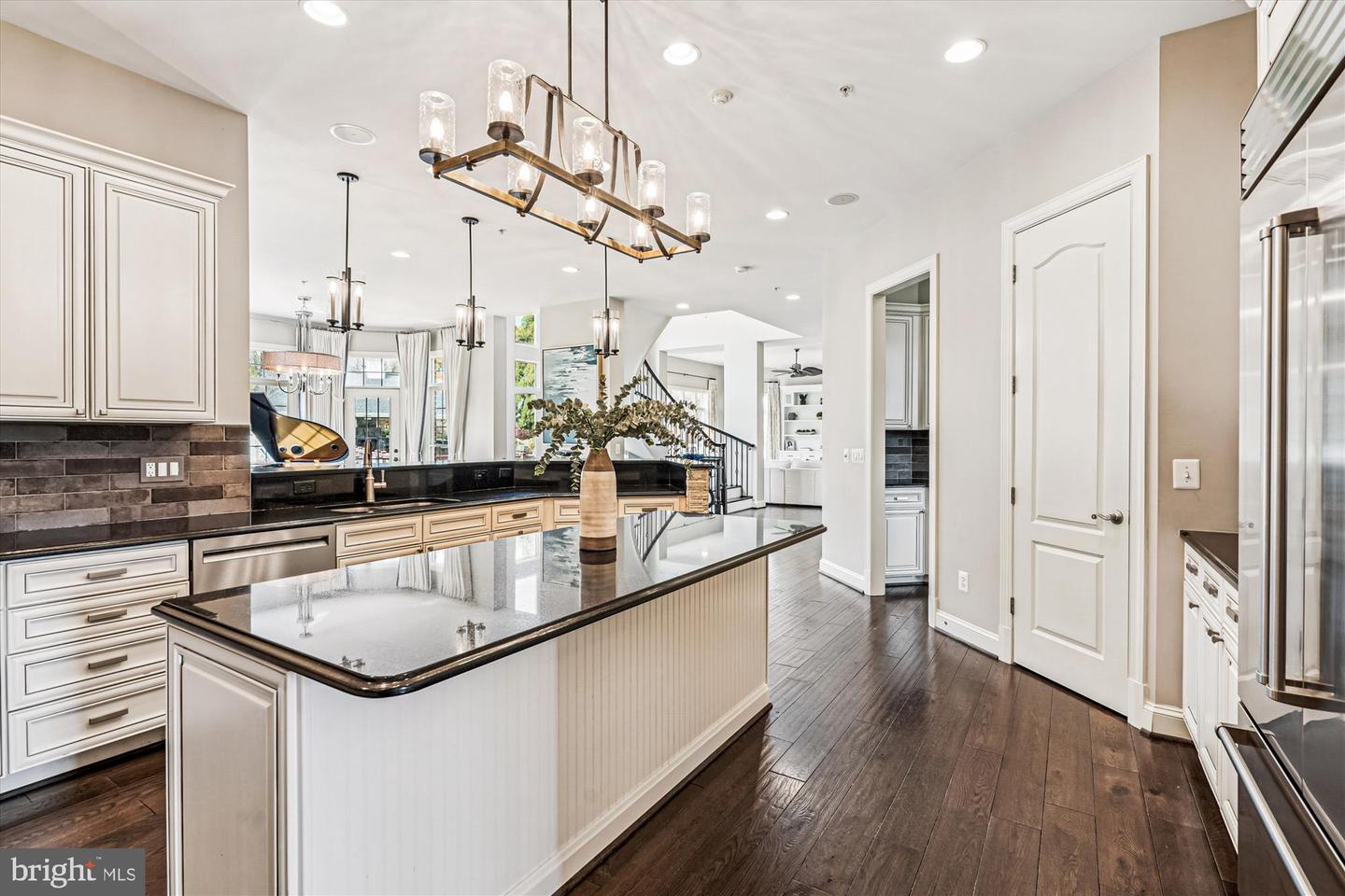 Leesburg, Virginia, 20175, United States, 5 Bedrooms Bedrooms, ,6 BathroomsBathrooms,Residential,Active,1987213