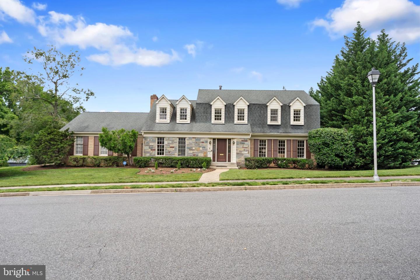 Arlington, Virginia, 22207, United States, 5 Bedrooms Bedrooms, ,4 BathroomsBathrooms,Residential,Active,1843845