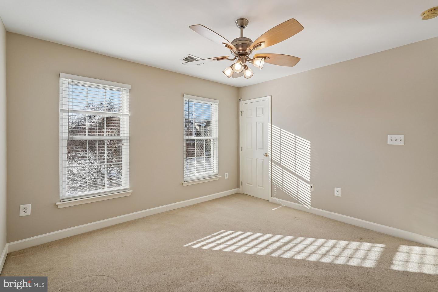 Chantilly, Virginia, 20152, United States, 4 Bedrooms Bedrooms, ,5 BathroomsBathrooms,Residential,Active,2015820