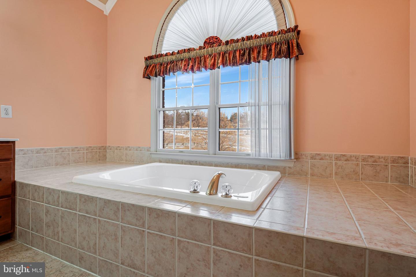 Leesburg, Virginia, 20175, United States, 5 Bedrooms Bedrooms, ,5 BathroomsBathrooms,Residential,Active,2021689