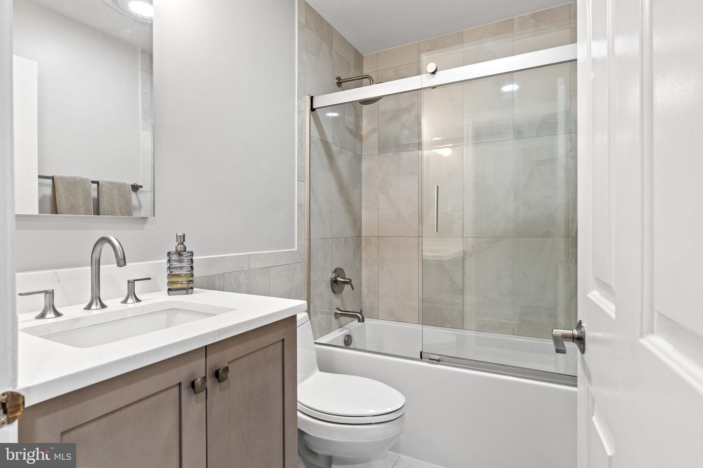 Reston, Virginia, 20191, United States, 3 Bedrooms Bedrooms, ,3 BathroomsBathrooms,Residential,Active,2044995