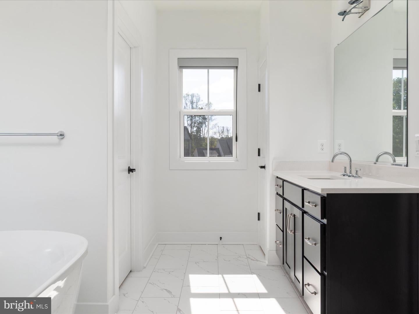 Oakton, Virginia, 22124, United States, 6 Bedrooms Bedrooms, ,6 BathroomsBathrooms,Residential,Active,1960120