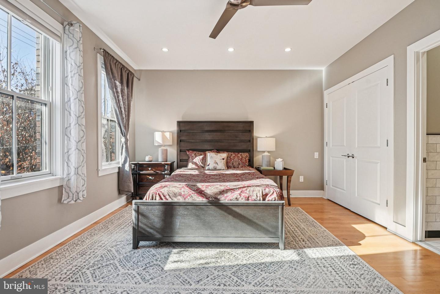 Philadelphia, Pennsylvania, 19147, United States, 4 Bedrooms Bedrooms, ,4 BathroomsBathrooms,Residential,Active,1999178