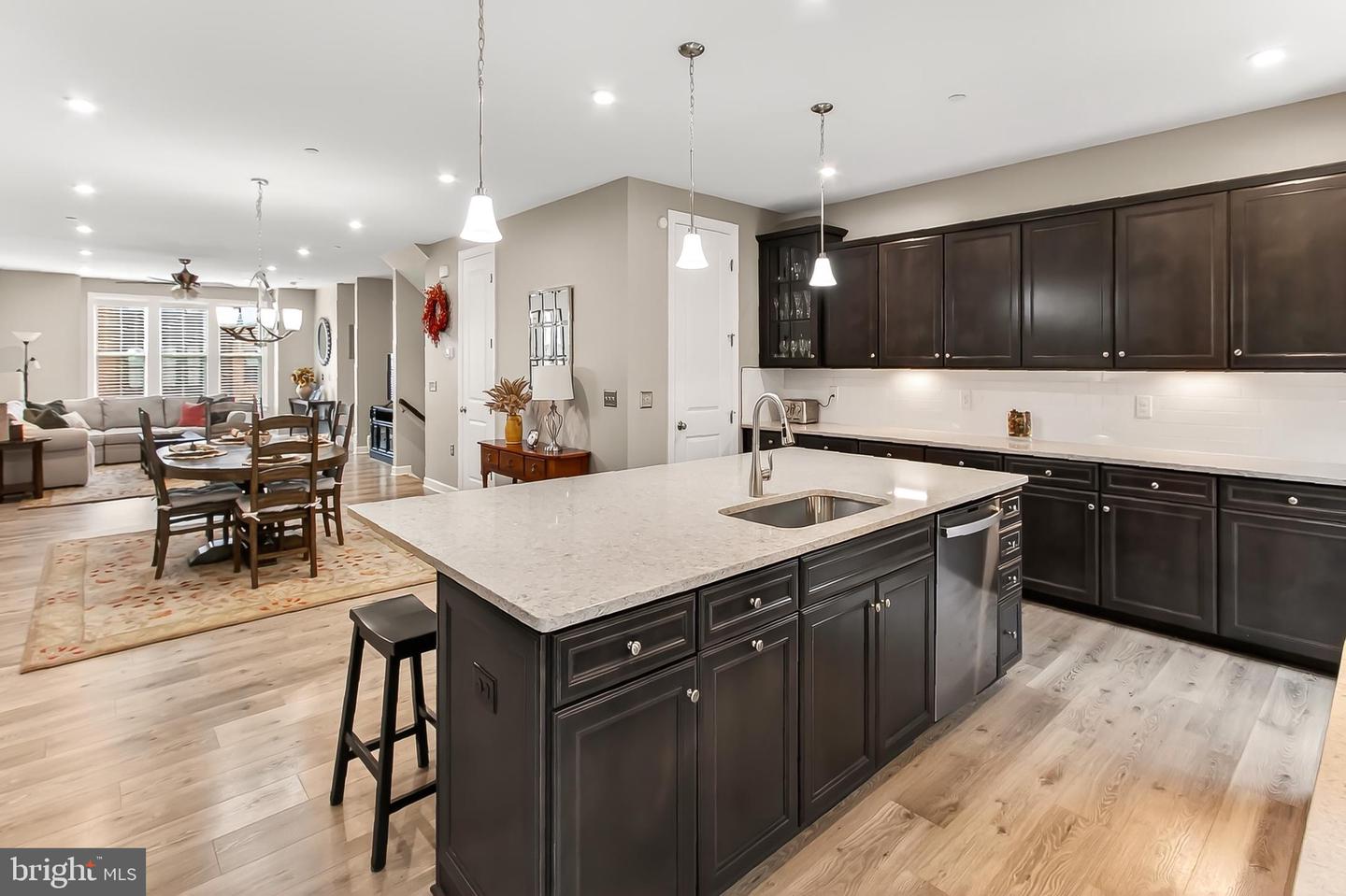 Fairfax, Virginia, 22033, United States, 4 Bedrooms Bedrooms, ,5 BathroomsBathrooms,Residential,Active,1992238