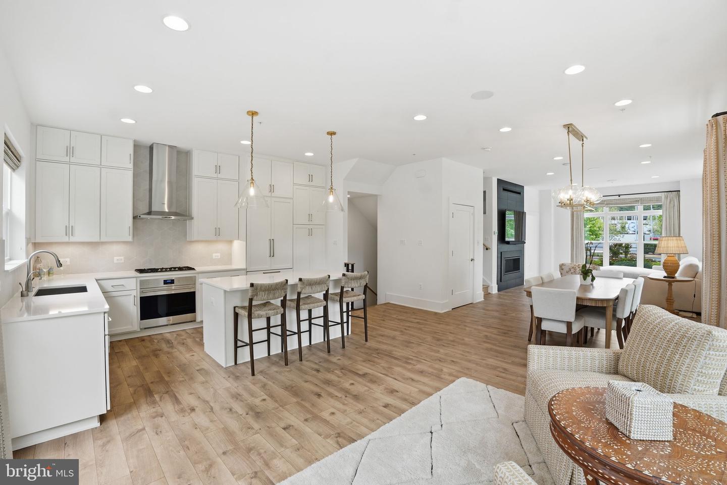 Potomac, Maryland, 20854, United States, 3 Bedrooms Bedrooms, ,5 BathroomsBathrooms,Residential,Active,2044555