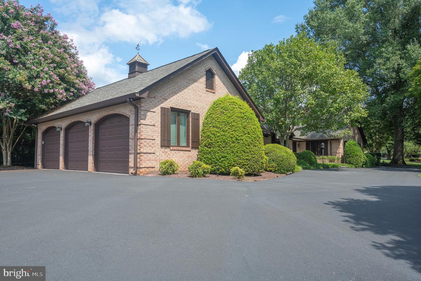 Potomac, Maryland, 20854, United States, 5 Bedrooms Bedrooms, ,6 BathroomsBathrooms,Residential,Active,1988488