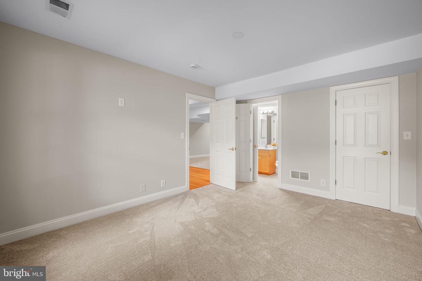 Ellicott City, Maryland, 21042, United States, 5 Bedrooms Bedrooms, ,5 BathroomsBathrooms,Residential,Pending,2045798