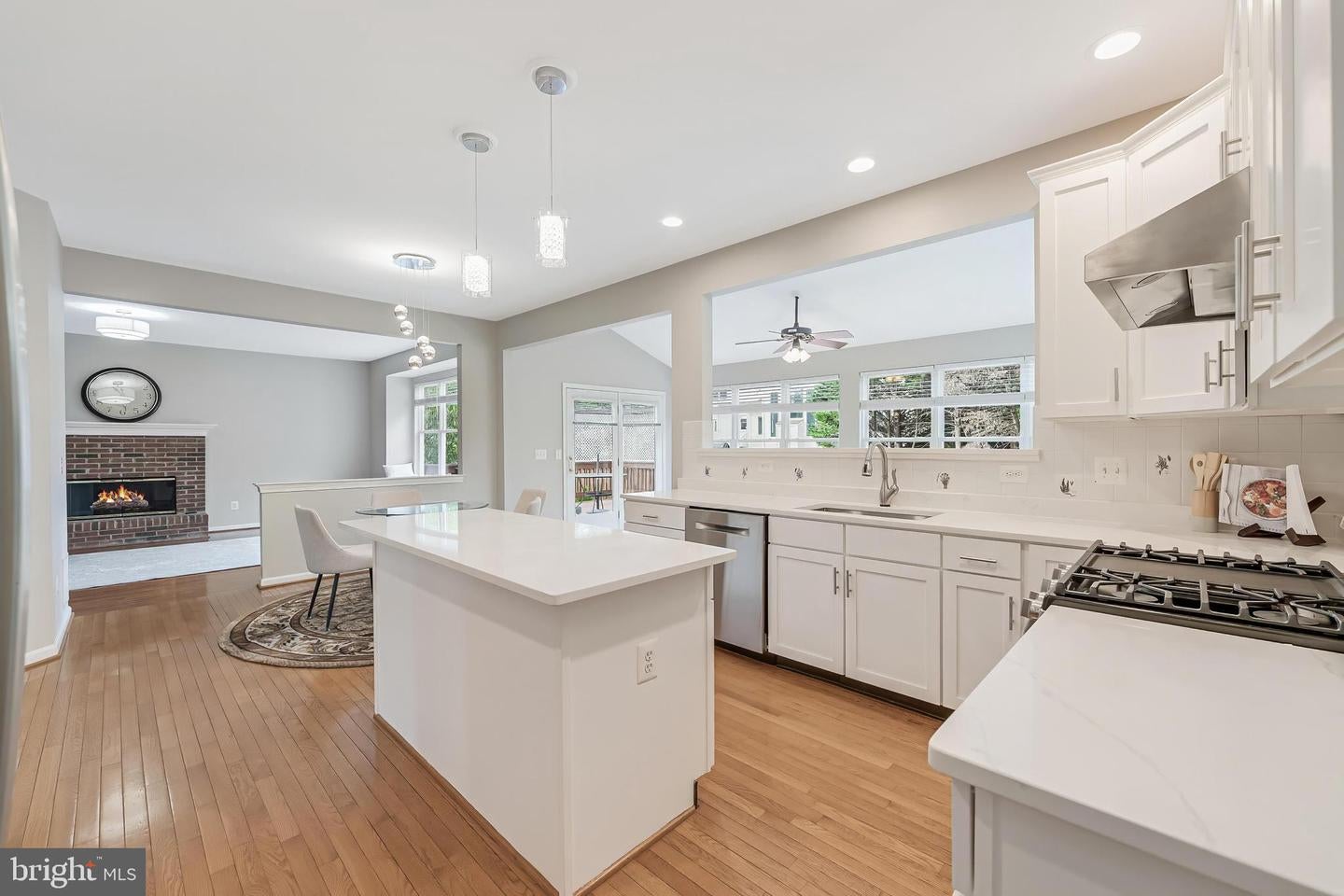 Ashburn, Virginia, 20147, United States, 5 Bedrooms Bedrooms, ,4 BathroomsBathrooms,Residential,Active,1961920