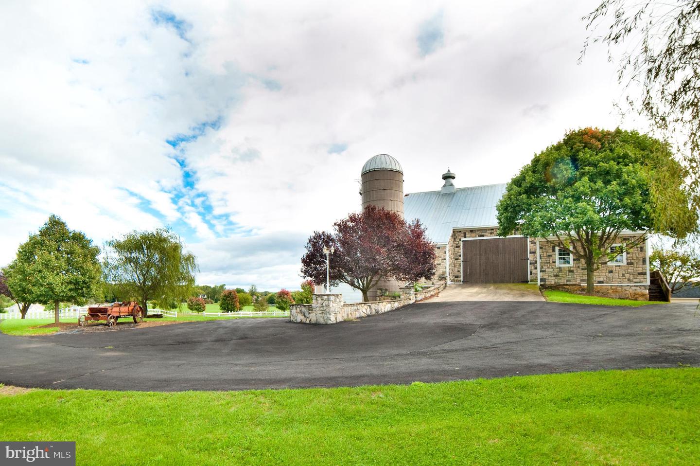 Martinsburg, West Virginia, 25404, United States, 5 Bedrooms Bedrooms, ,3 BathroomsBathrooms,Residential,Active,1936417