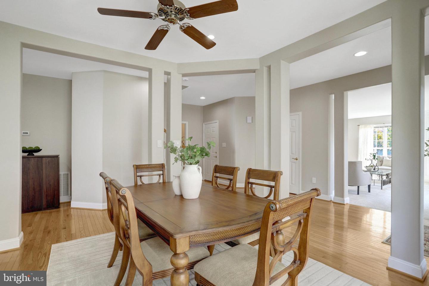 Springfield, Virginia, 22152, United States, 4 Bedrooms Bedrooms, ,4 BathroomsBathrooms,Residential,Active,1893217