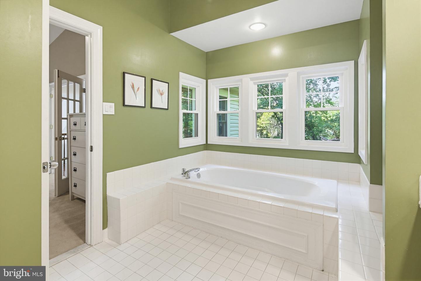 Laurel, Maryland, 20723, United States, 4 Bedrooms Bedrooms, ,5 BathroomsBathrooms,Residential,Active,2041355