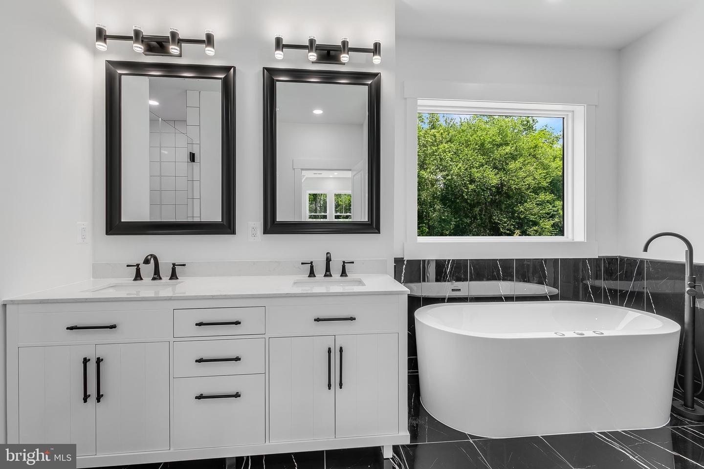 Alexandria, Virginia, 22306, United States, 6 Bedrooms Bedrooms, ,6 BathroomsBathrooms,Residential,Active,1899212