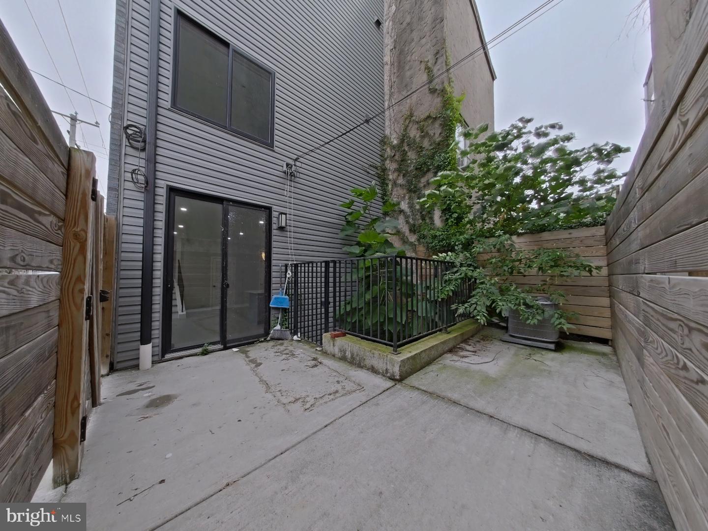 Philadelphia, Pennsylvania, 19130, United States, ,Residential,Active,1952052