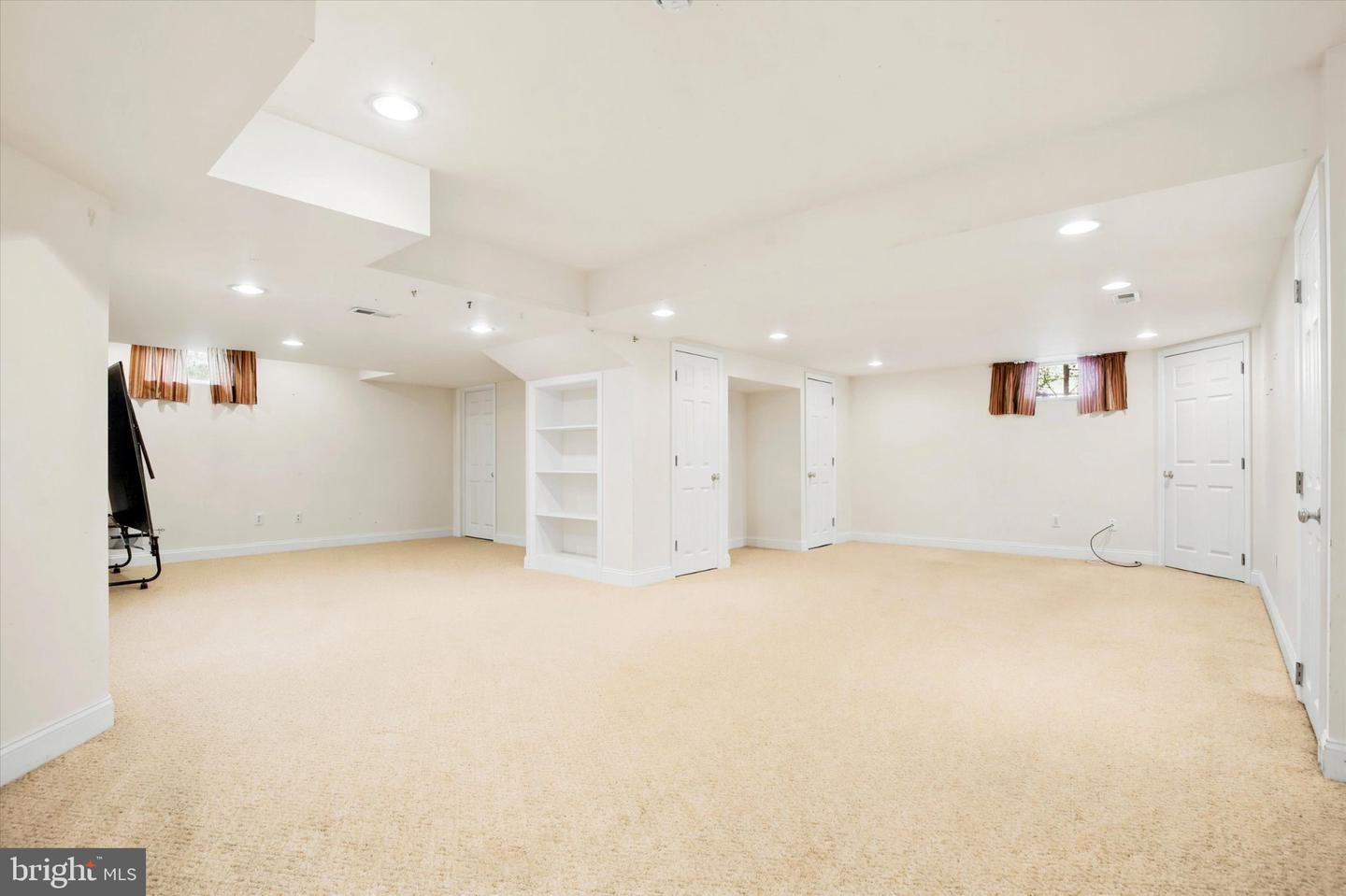 Doylestown, Pennsylvania, 18902, United States, 5 Bedrooms Bedrooms, ,5 BathroomsBathrooms,Residential,Active,2051955
