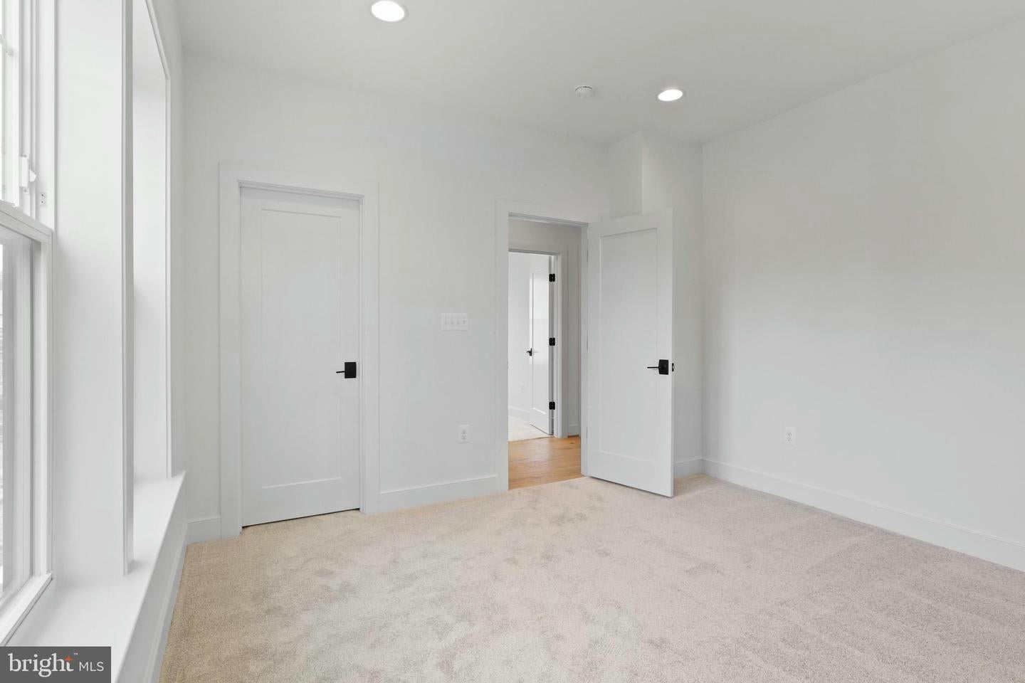 Falls Church, Virginia, 22046, United States, 4 Bedrooms Bedrooms, ,5 BathroomsBathrooms,Residential,Contingent,1702402