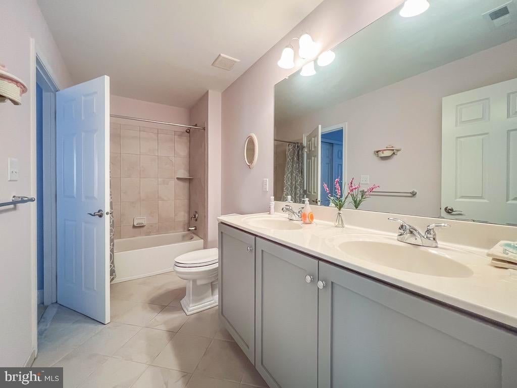 Newtown, Pennsylvania, 18940, United States, 3 Bedrooms Bedrooms, ,3 BathroomsBathrooms,Residential,Active,1936619