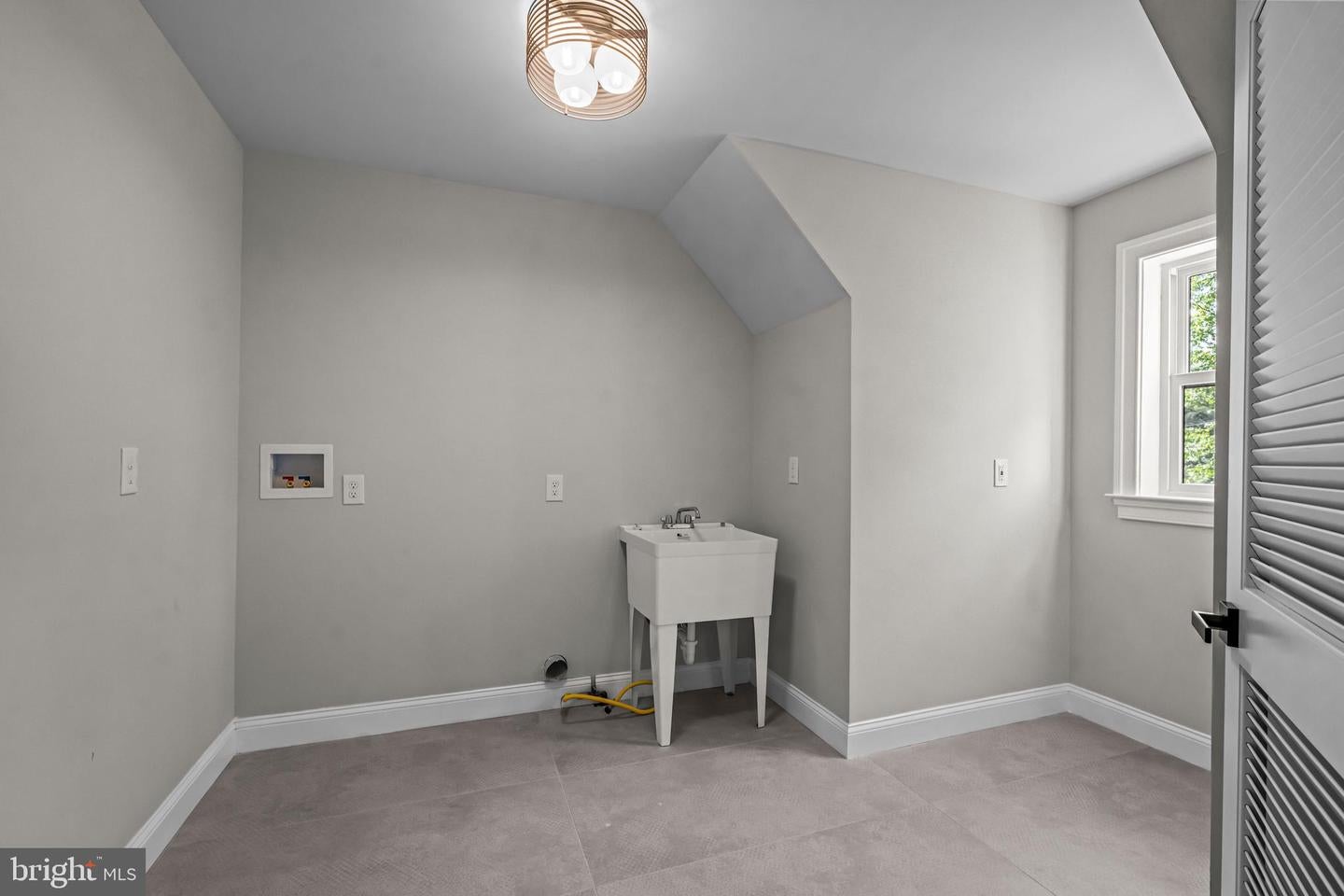 Haddonfield, New Jersey, 08033, United States, 4 Bedrooms Bedrooms, ,4 BathroomsBathrooms,Residential,Active,1886827