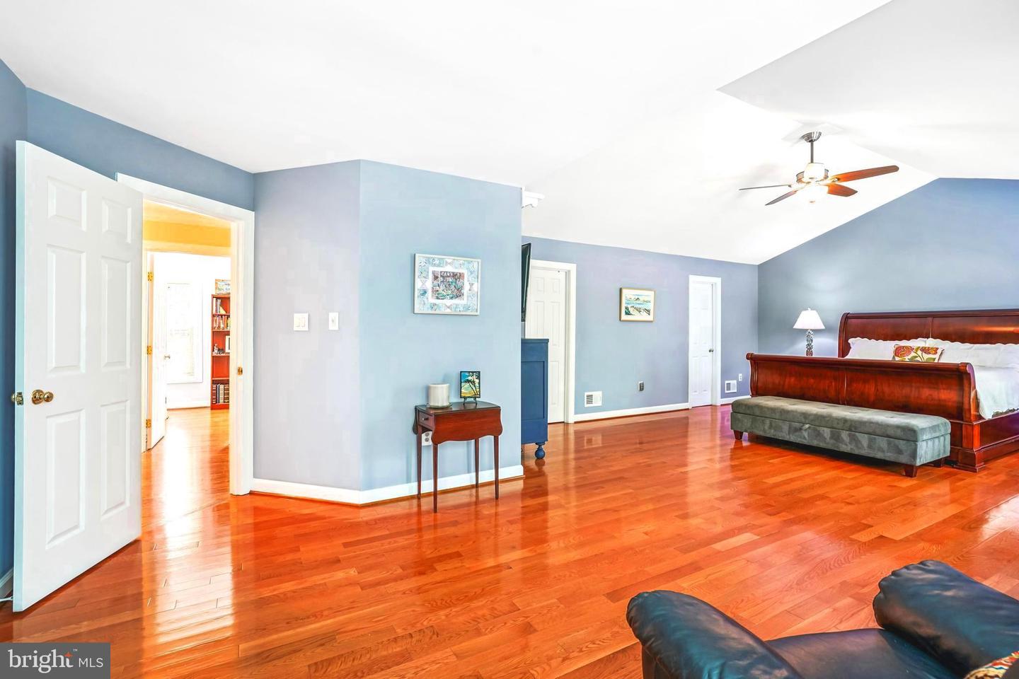Centreville, Virginia, 20121, United States, 4 Bedrooms Bedrooms, ,5 BathroomsBathrooms,Residential,Active,1914622