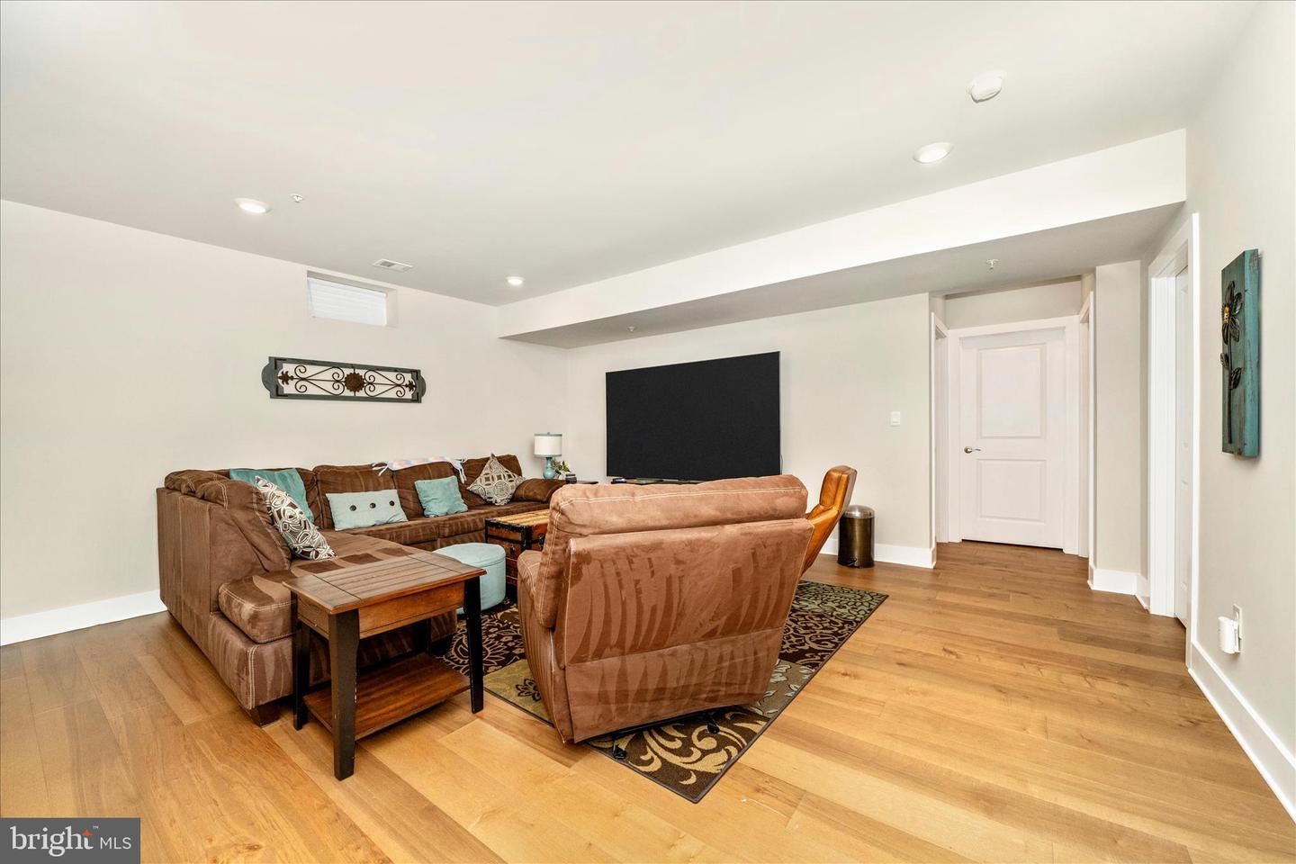 Germantown, Maryland, 20874, United States, 7 Bedrooms Bedrooms, ,6 BathroomsBathrooms,Residential,Active,2045016