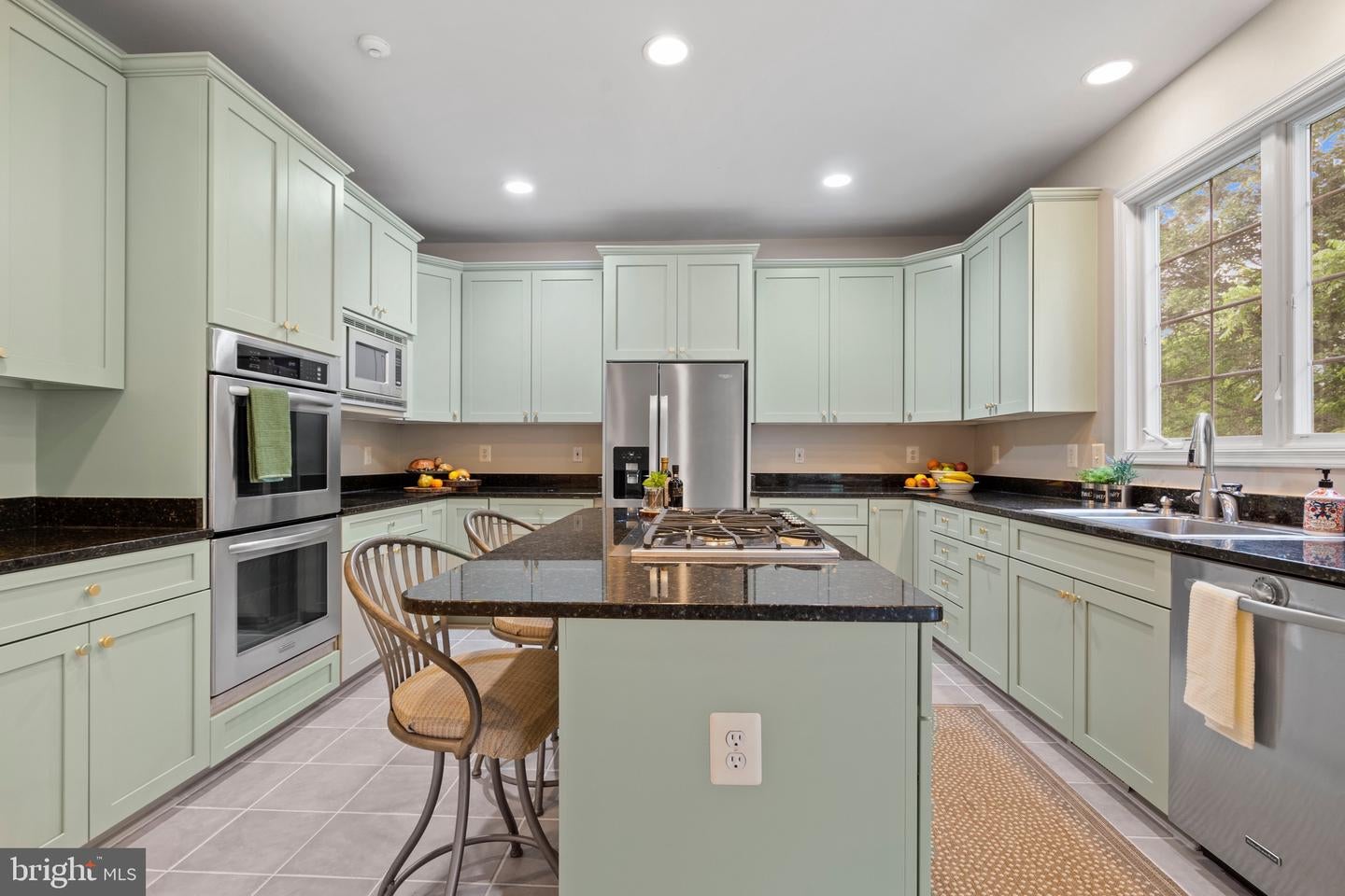 Oakton, Virginia, 22124, United States, 5 Bedrooms Bedrooms, ,5 BathroomsBathrooms,Residential,Active,1926902