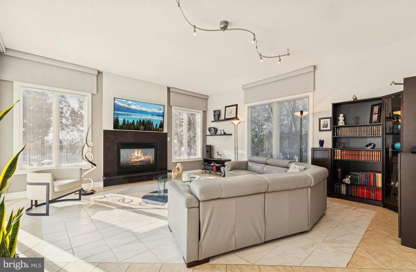 Gainesville, Virginia, 20155, United States, 3 Bedrooms Bedrooms, ,5 BathroomsBathrooms,Residential,Active,2015424