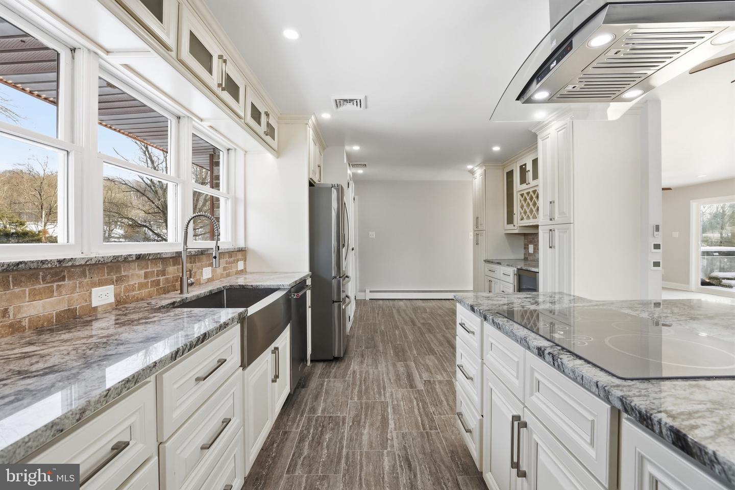 Clarksburg, Maryland, 20871, United States, 5 Bedrooms Bedrooms, ,3 BathroomsBathrooms,Residential,Active,1996277