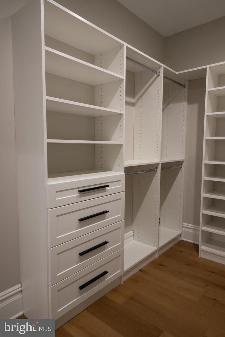 Chalfont, Pennsylvania, 18914, United States, ,5 BathroomsBathrooms,Residential,Active,1702152