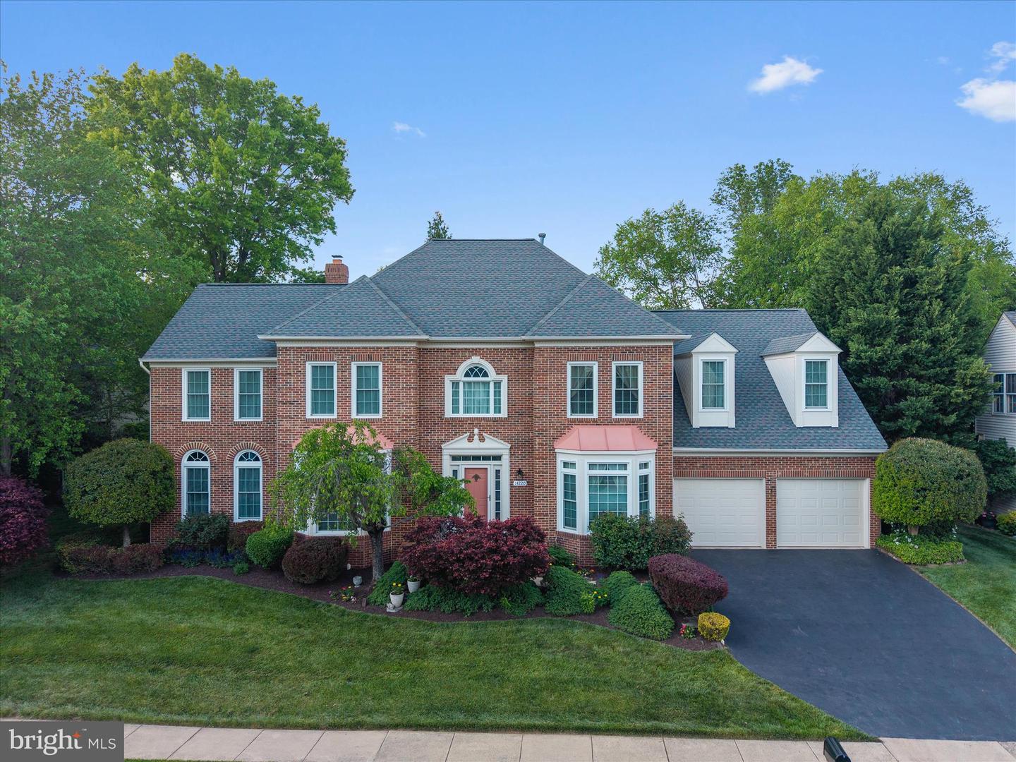 Centreville, Virginia, 20121, United States, 4 Bedrooms Bedrooms, ,3 BathroomsBathrooms,Residential,Contingent,2045785