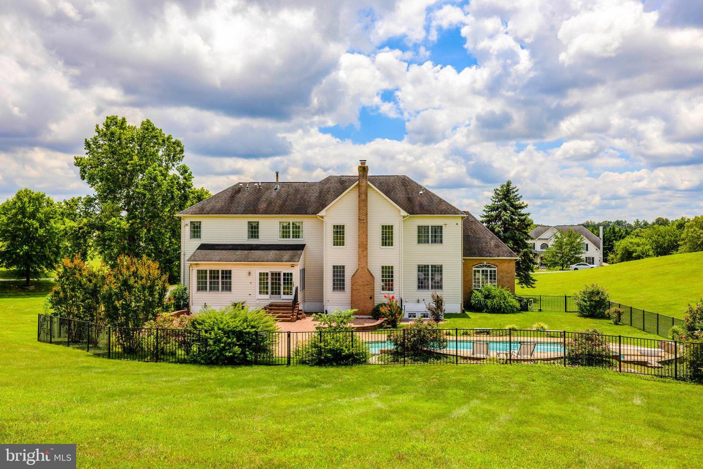 Leesburg, Virginia, 20175, United States, 4 Bedrooms Bedrooms, ,5 BathroomsBathrooms,Residential,Active,1894598
