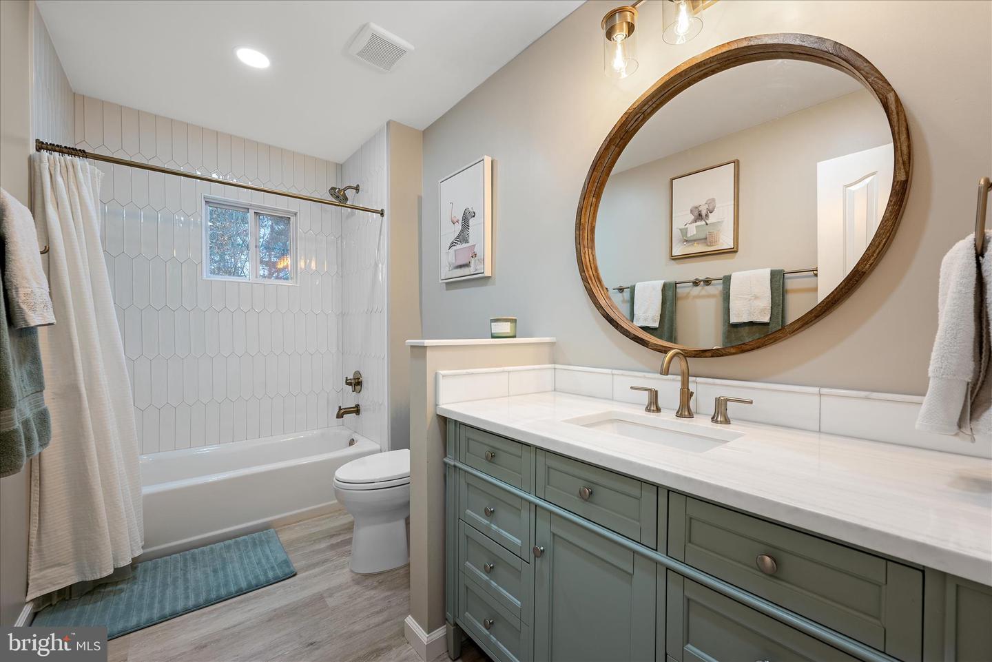 Centreville, Virginia, 20120, United States, 4 Bedrooms Bedrooms, ,3 BathroomsBathrooms,Residential,Active,2015484