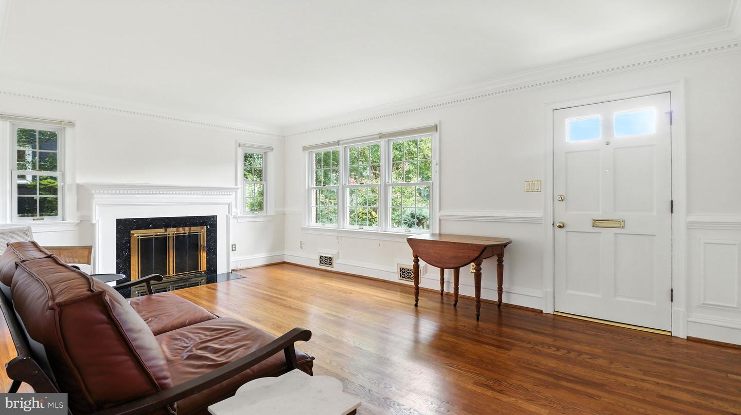 Alexandria, Virginia, 22308, United States, 4 Bedrooms Bedrooms, ,2 BathroomsBathrooms,Residential,Active,1936138