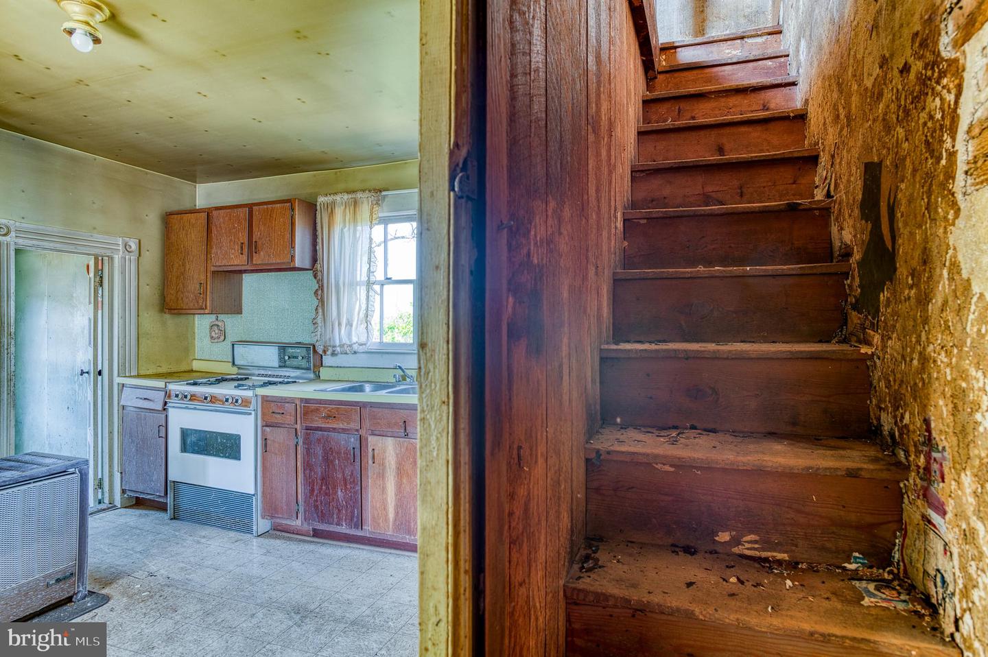 Culpeper, Virginia, 22701, United States, 4 Bedrooms Bedrooms, ,1 BathroomBathrooms,Residential,Active,1799358