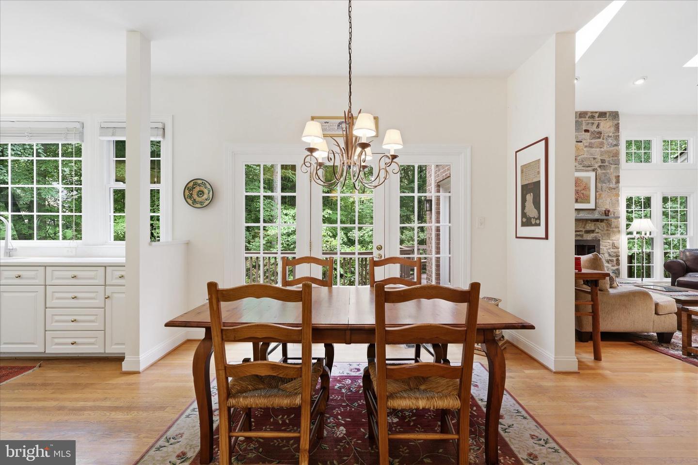 Oakton, Virginia, 22124, United States, 5 Bedrooms Bedrooms, ,5 BathroomsBathrooms,Residential,Pending,2045766