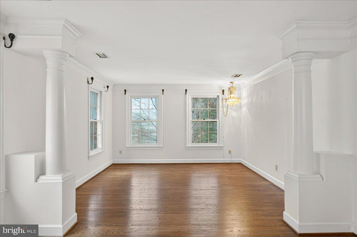 Clifton, Virginia, 20124, United States, 5 Bedrooms Bedrooms, ,6 BathroomsBathrooms,Residential,Active,2025639