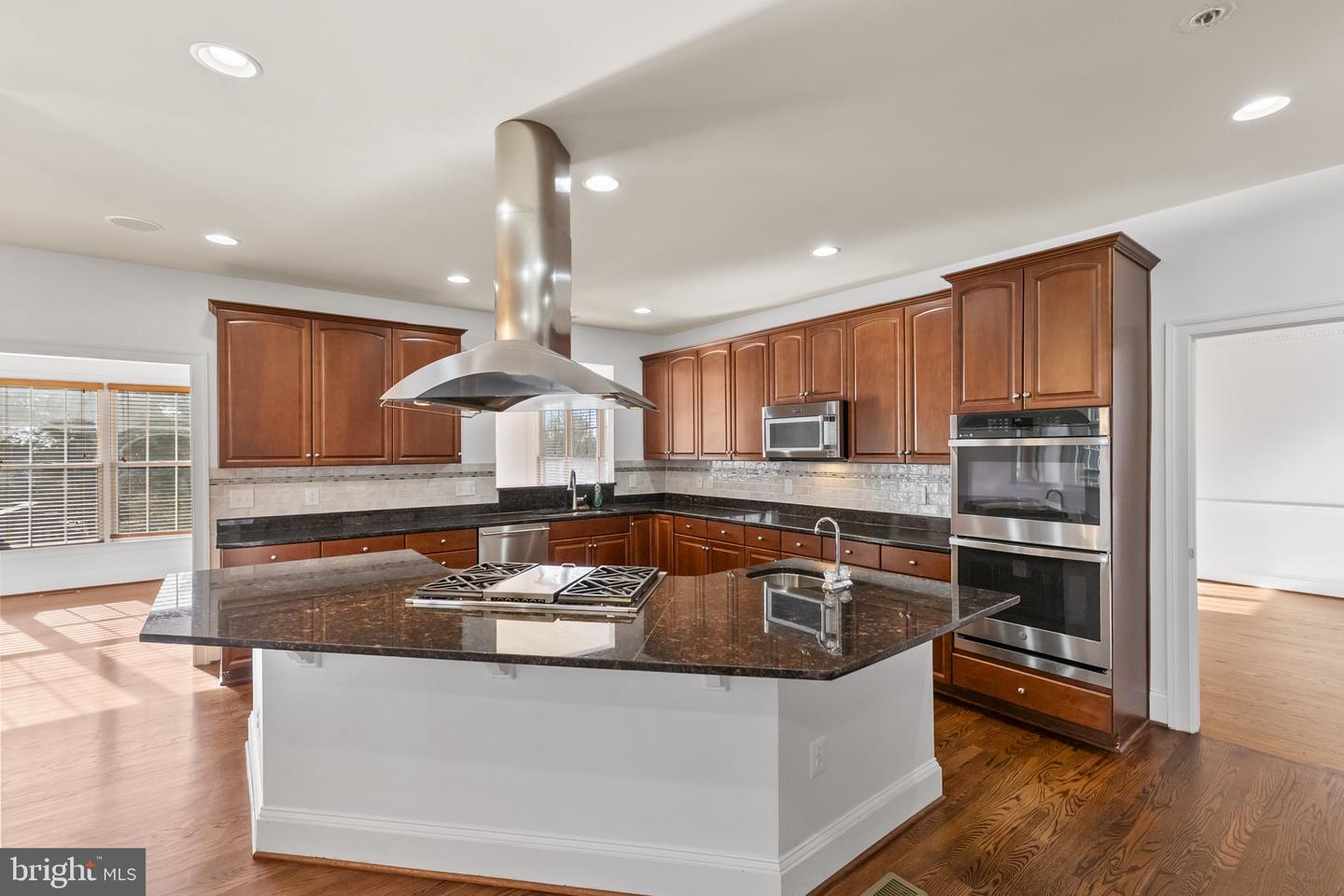 Clarksburg, Maryland, 20871, United States, 5 Bedrooms Bedrooms, ,5 BathroomsBathrooms,Residential,Active,2001354