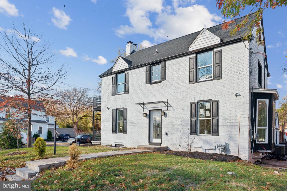 Washington, District Of Columbia, 20018, United States, 5 Bedrooms Bedrooms, ,5 BathroomsBathrooms,Residential,Active,2007330