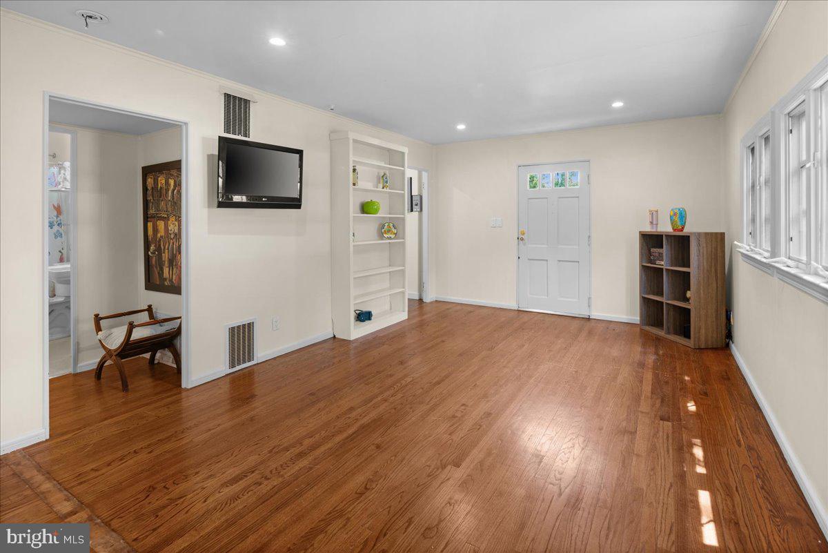 Princeton, New Jersey, 08540, United States, 6 Bedrooms Bedrooms, ,7 BathroomsBathrooms,Residential,Active,2011847