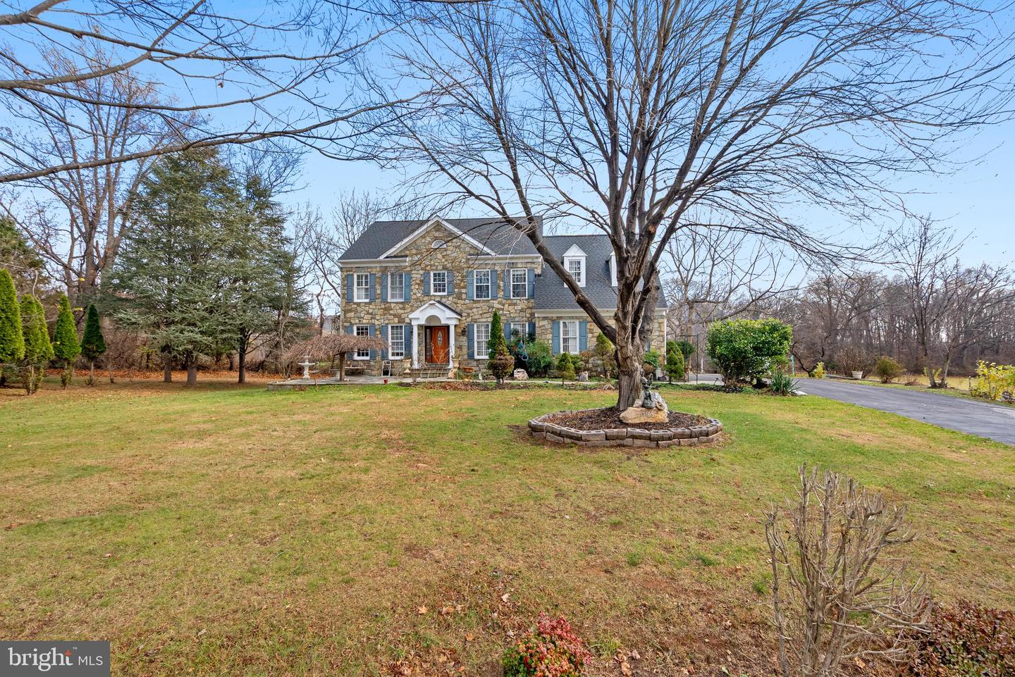 Gaithersburg, Maryland, 20879, United States, 5 Bedrooms Bedrooms, ,5 BathroomsBathrooms,Residential,Active,1999190