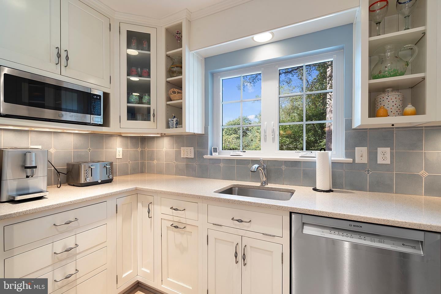 Arlington, Virginia, 22207, United States, 5 Bedrooms Bedrooms, ,4 BathroomsBathrooms,Residential,Active,1943764